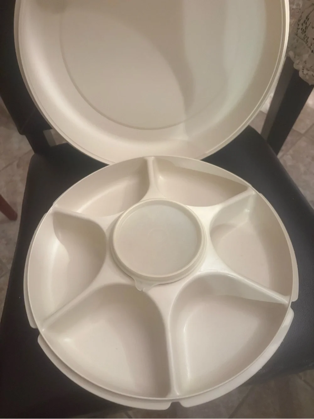 Vintage Tupperware serving center